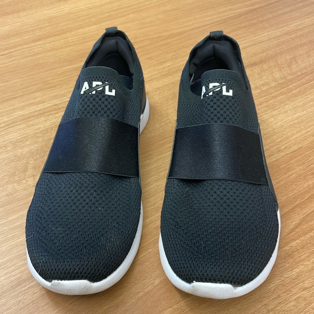 APL Techloom Bliss sneakers size 8.5 women’s